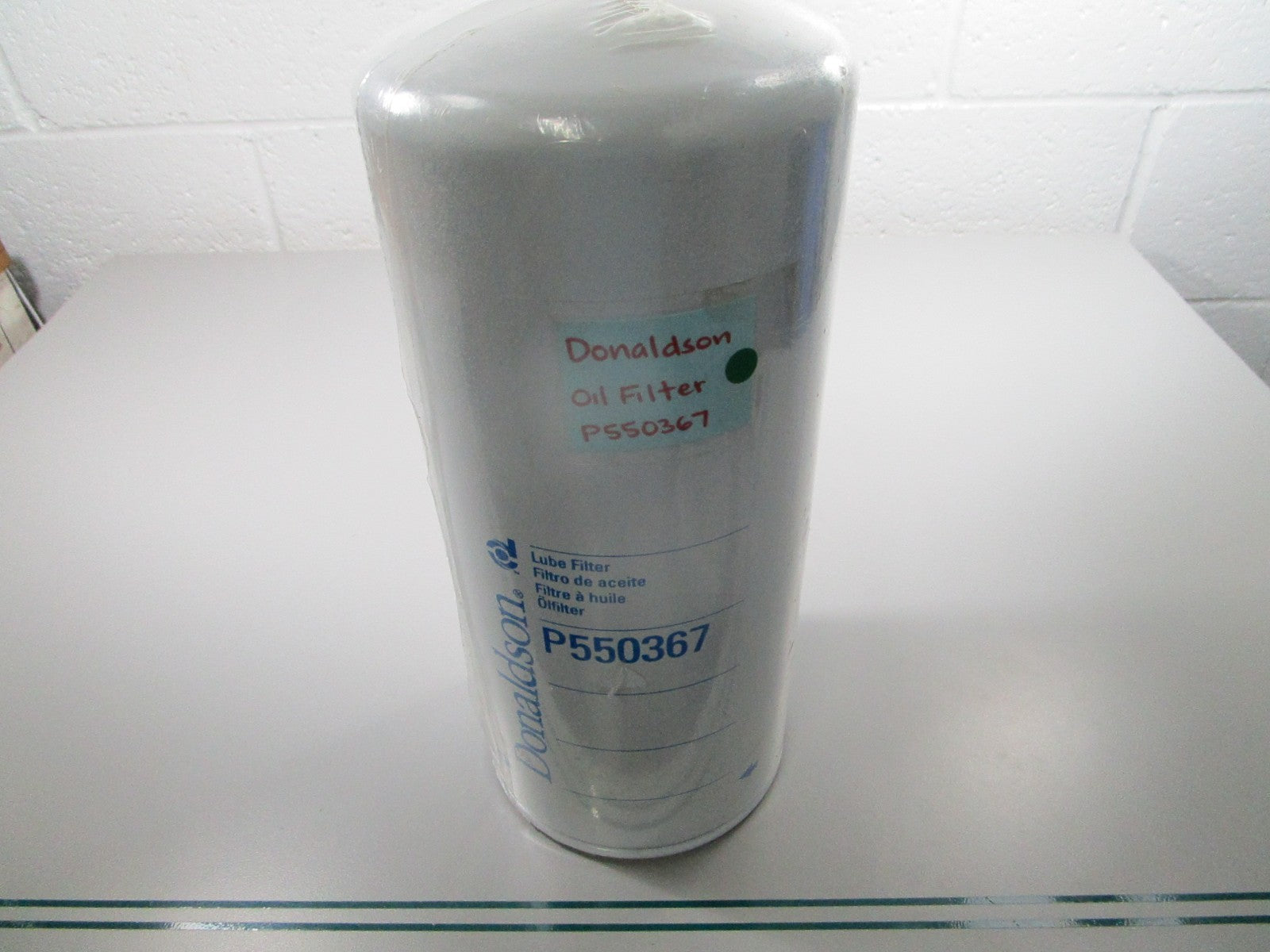 NEW P550367 Donaldson Oil Filter 0810