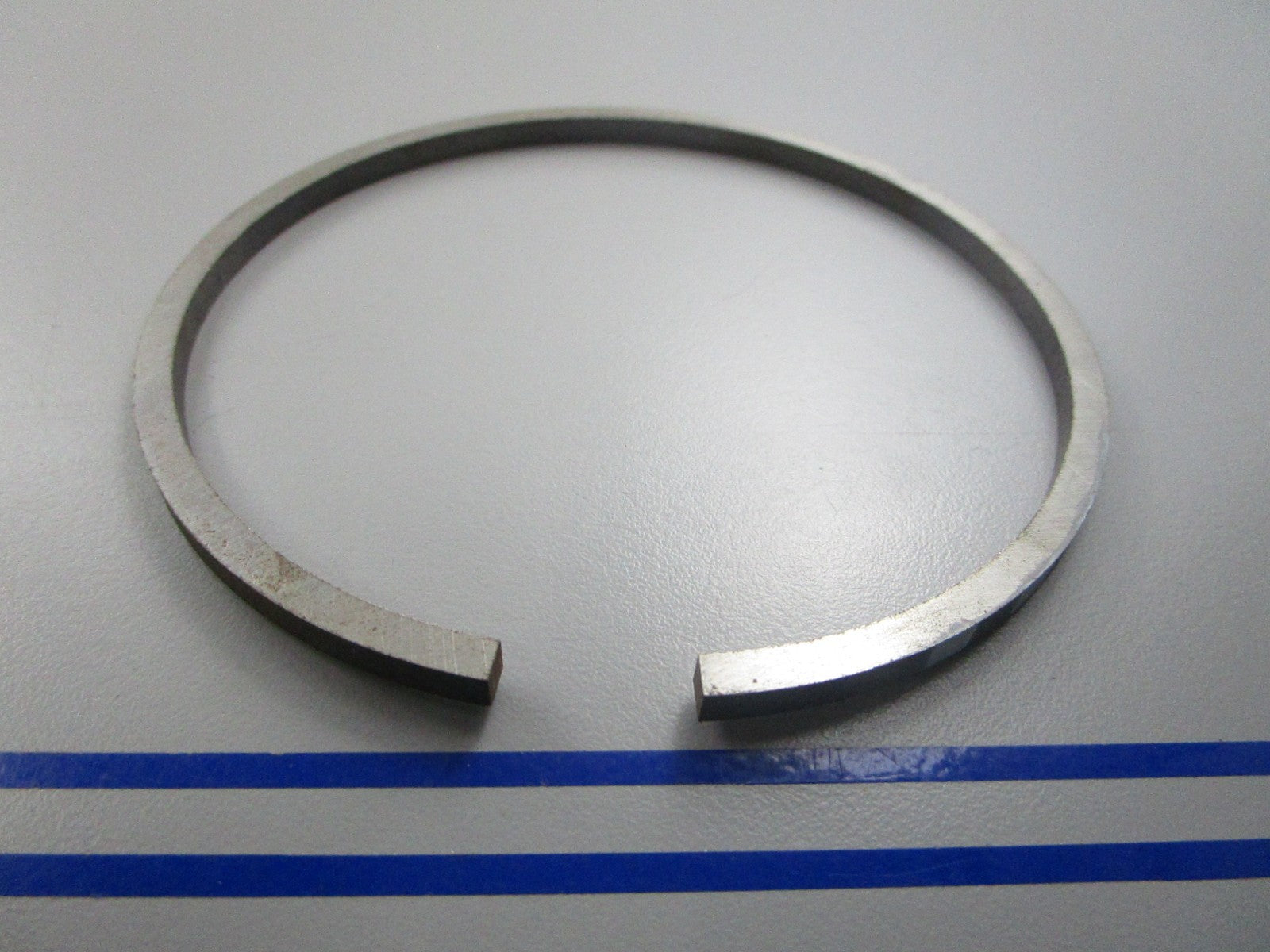 NEW OEM 324817 0324817 OMC Johnson Evinrude Crankshaft Ring 0810