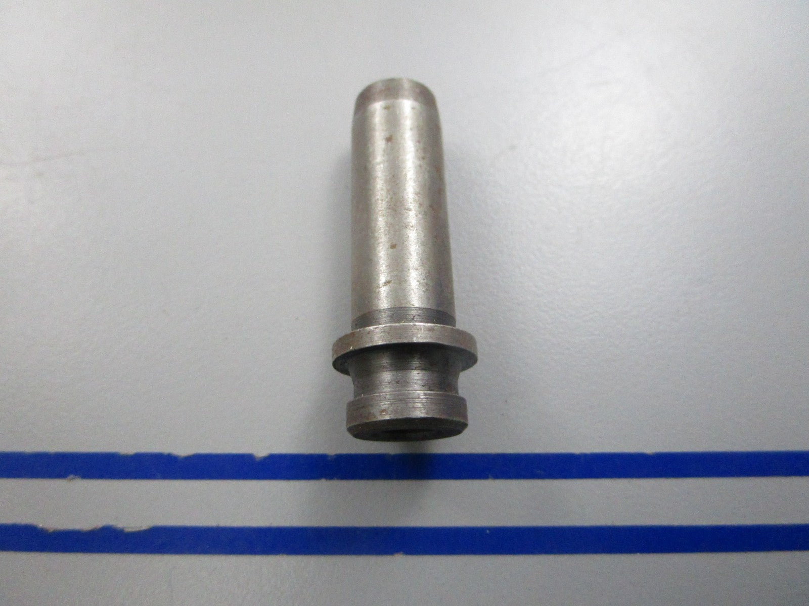 NEW OEM 185-2069 Onan Exhaust Valve Guide 0820