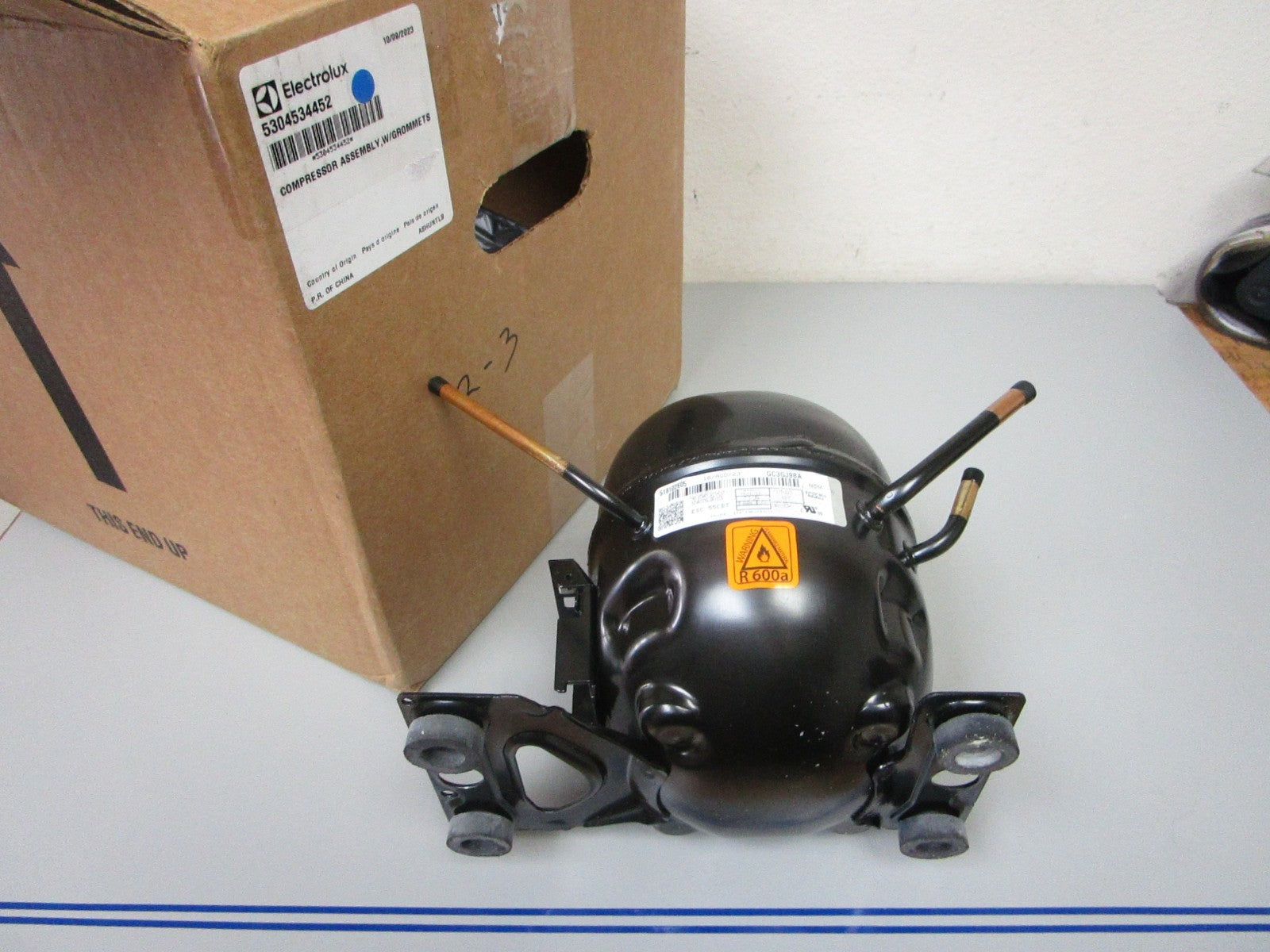 *NEW OEM* 0720 Electrolux Compressor Assembly 5304534452