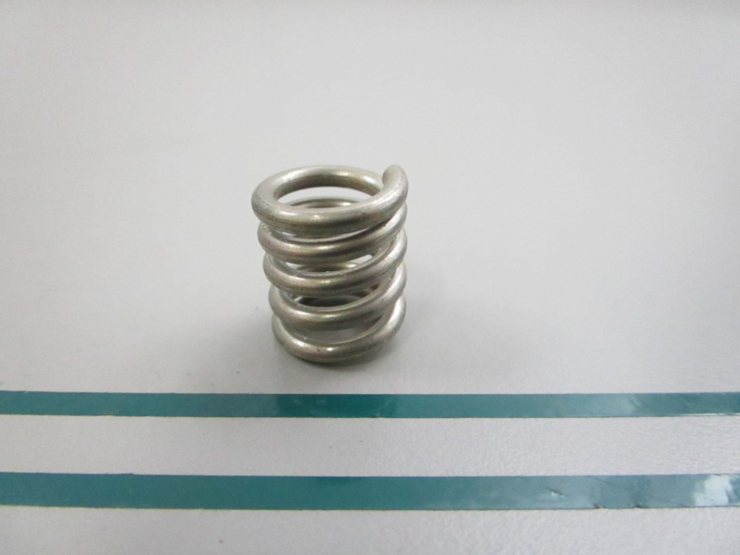 NEW OEM 90501-23215 Yamaha Compression Spring 0810