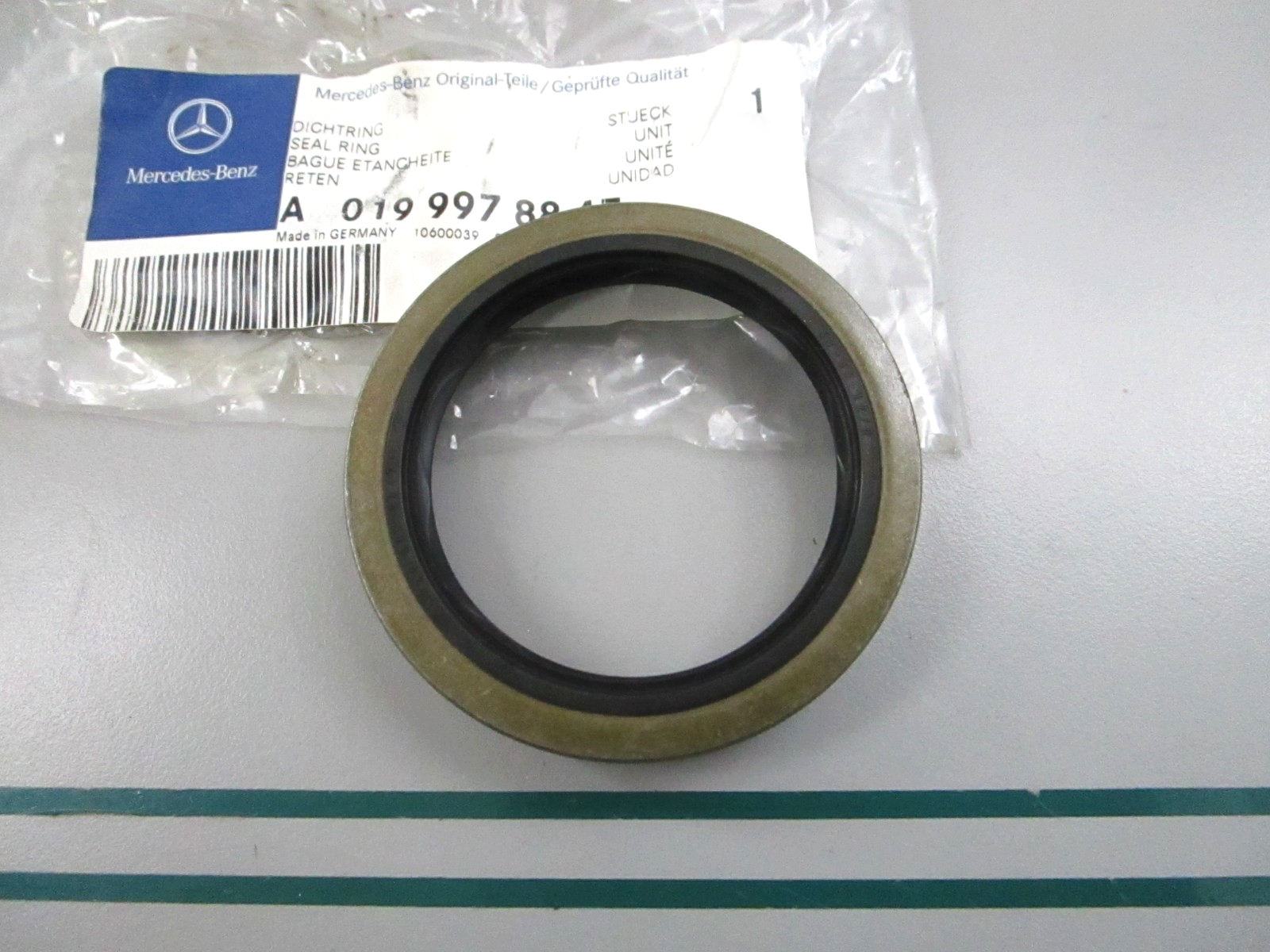 NEW OEM A0199978847 Mercedes-Benz Seal Ring 0810