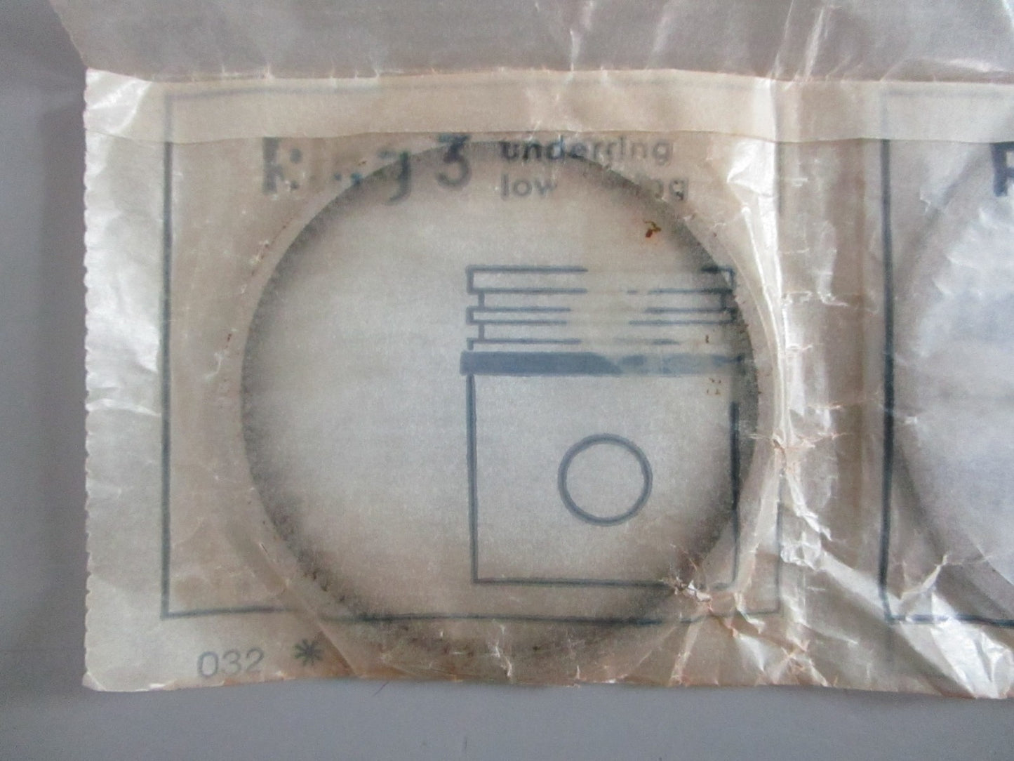 *NEW OEM* 0820 Volvo Penta 3 Piston Ring Kit 876113