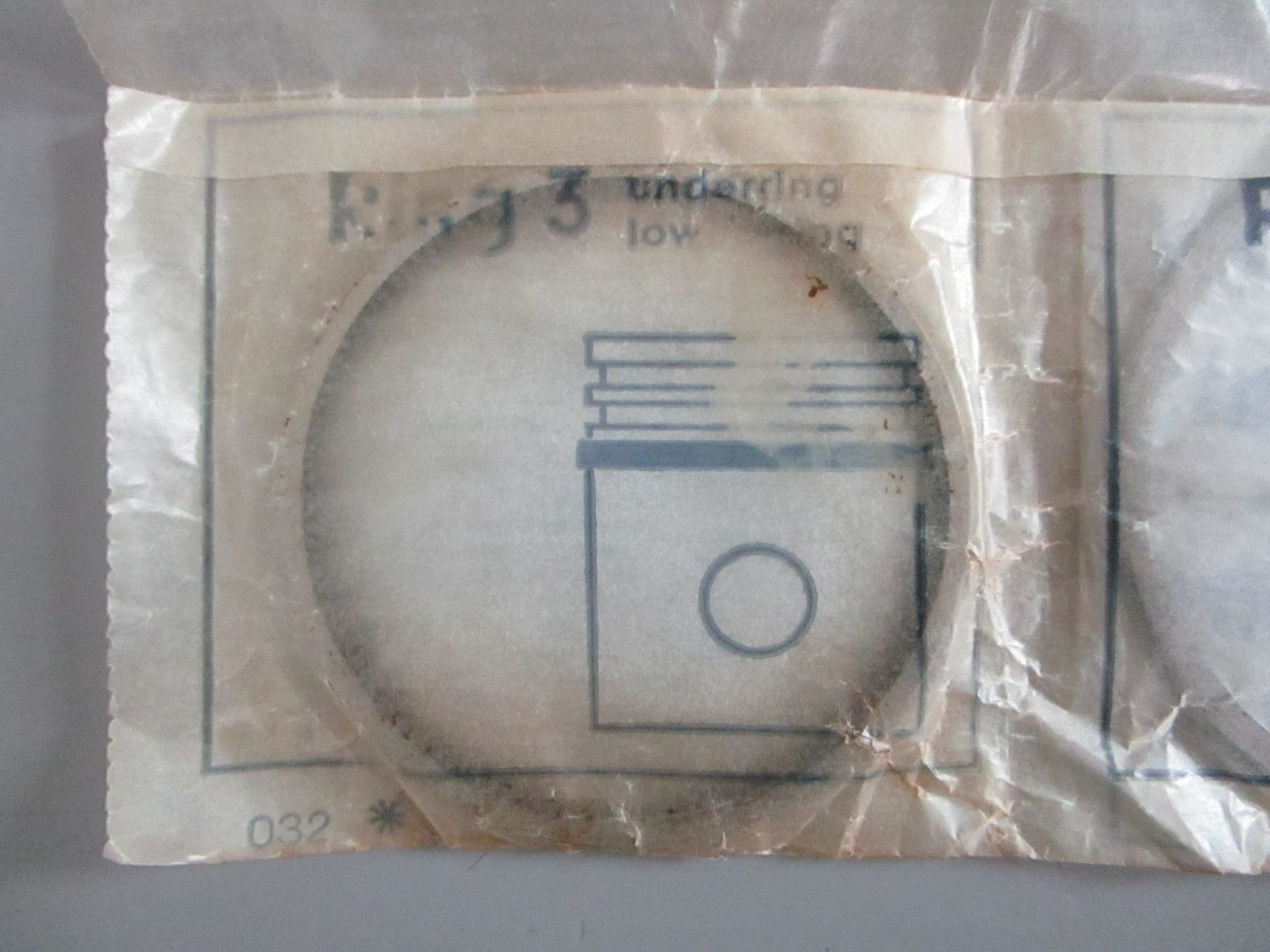 *NEW OEM* 0820 Volvo Penta 3 Piston Ring Kit 876113
