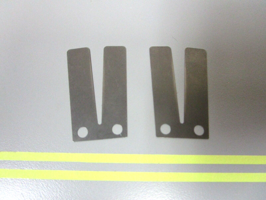*NEW OEM* (LOT OF 2) 0750 OMC Johnson  LEAF PLATE 325267 0325267