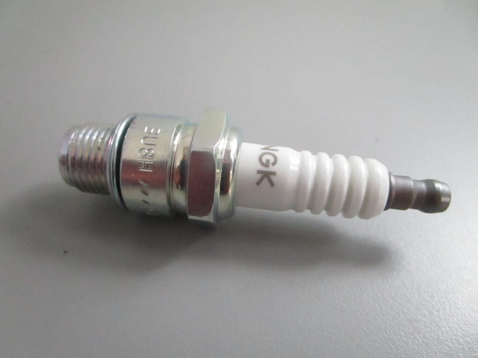 *NEW OEM* (LOT OF 10) 0820 Mercury Quicksilver NGK Spark Plug 33-13686Q BU8H