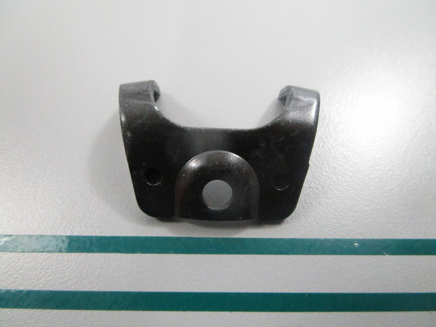 NEW OEM 690593 Briggs & Stratton Oil Fill Bracket 0810