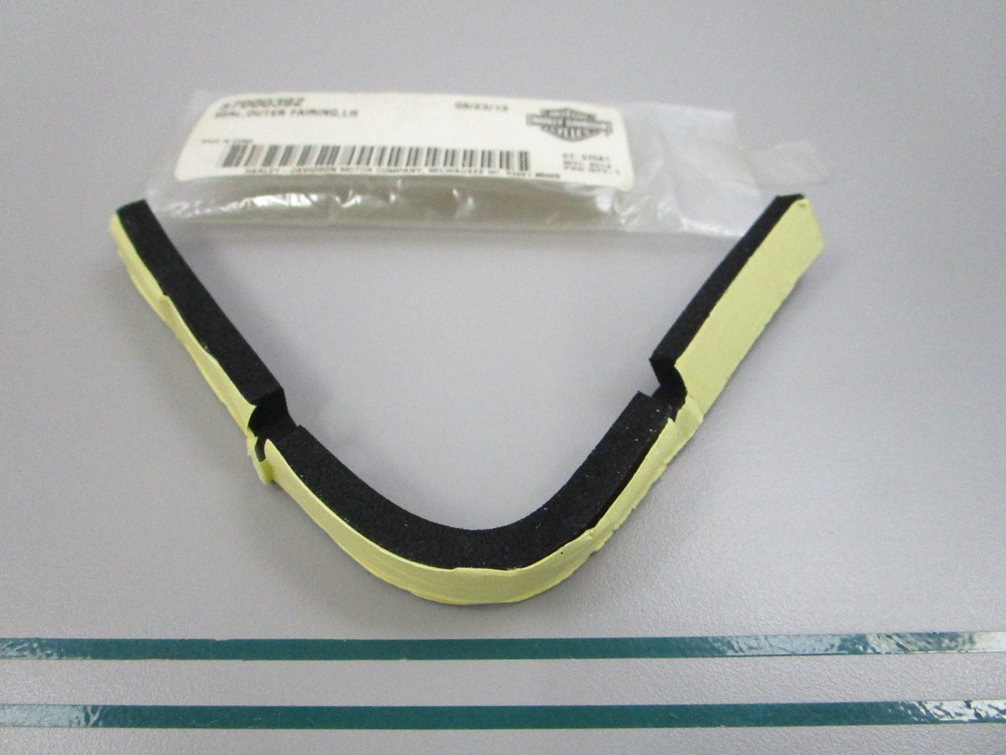 NEW OEM 57000392 Harley Davidson LH Outer Fairing Seal 0810