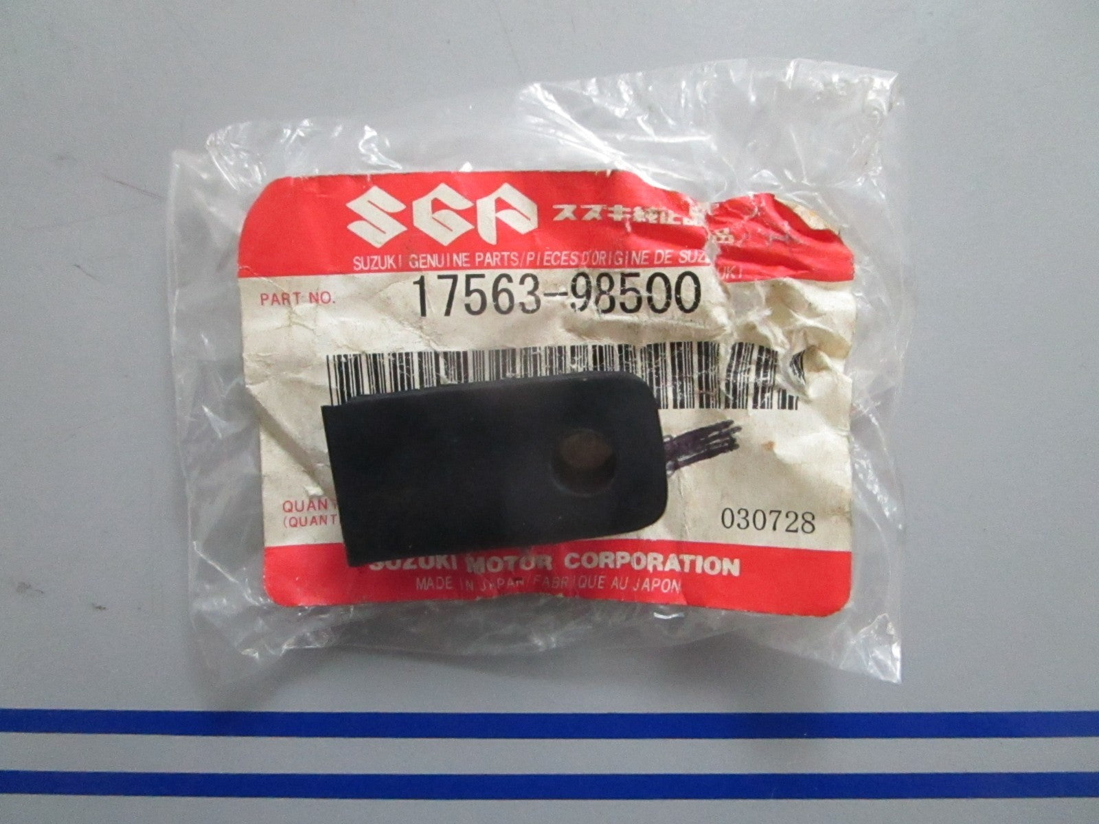*NEW OEM* 0820 Suzuki Grommet 17563-98500