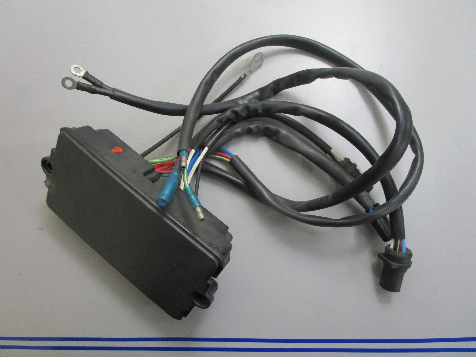 *NEW OEM* 0820 OMC Johnson Evinrude Junction Box & Cover Assy 583910 0583910