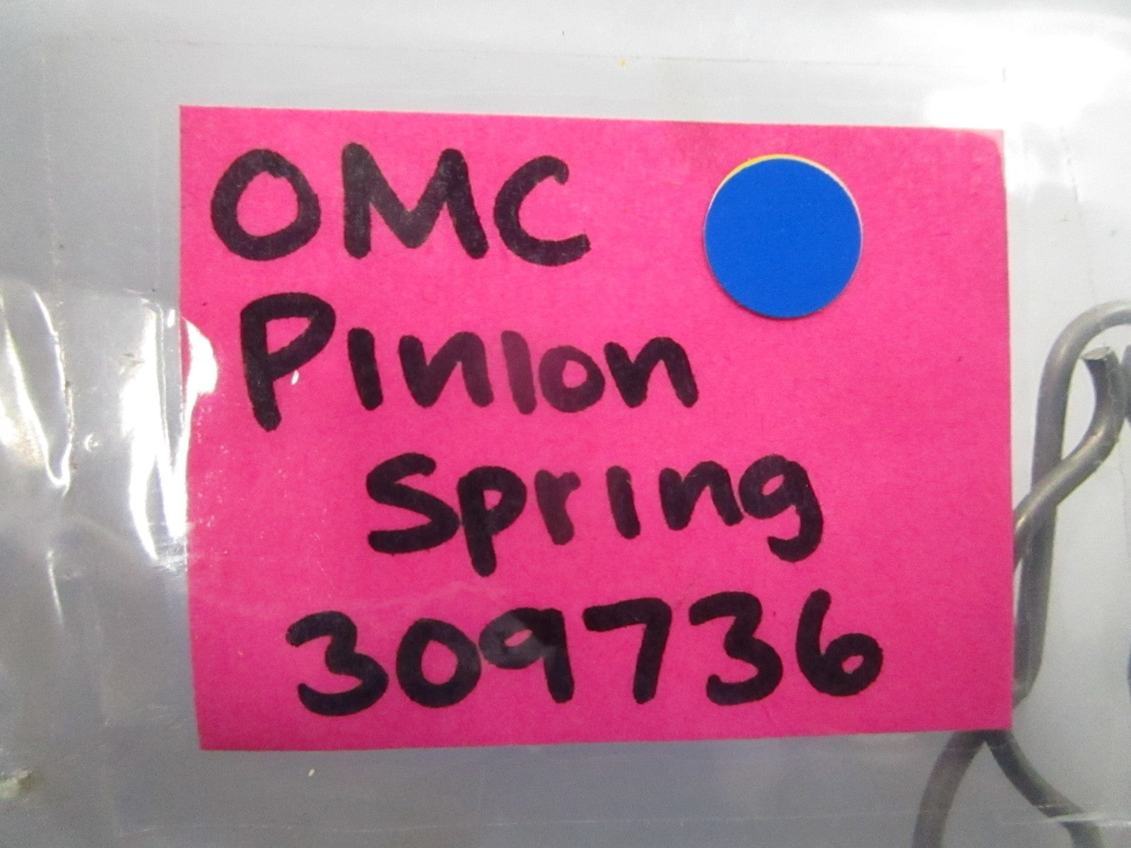 *NEW OEM* (LOT OF 2) 0810 OMC Johnson Evinrude Pinion Spring 309736 0309736