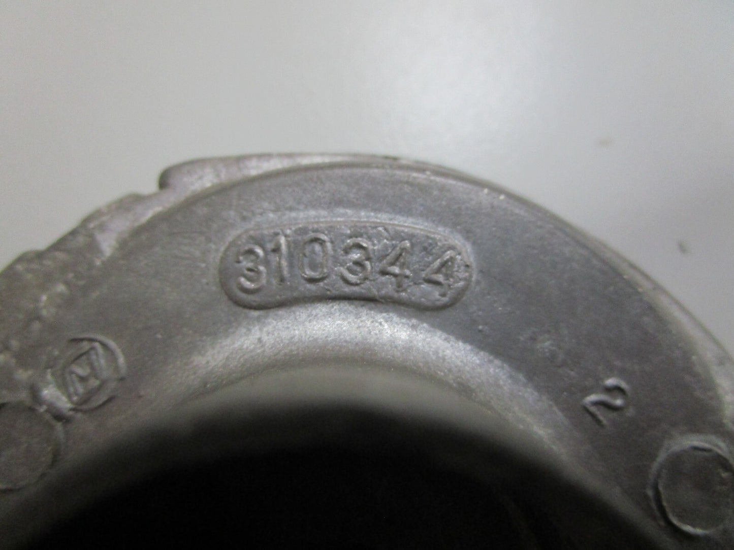 *NEW OEM* 0810 OMC Johnson Evinrude Impeller Housing 310344 0310344