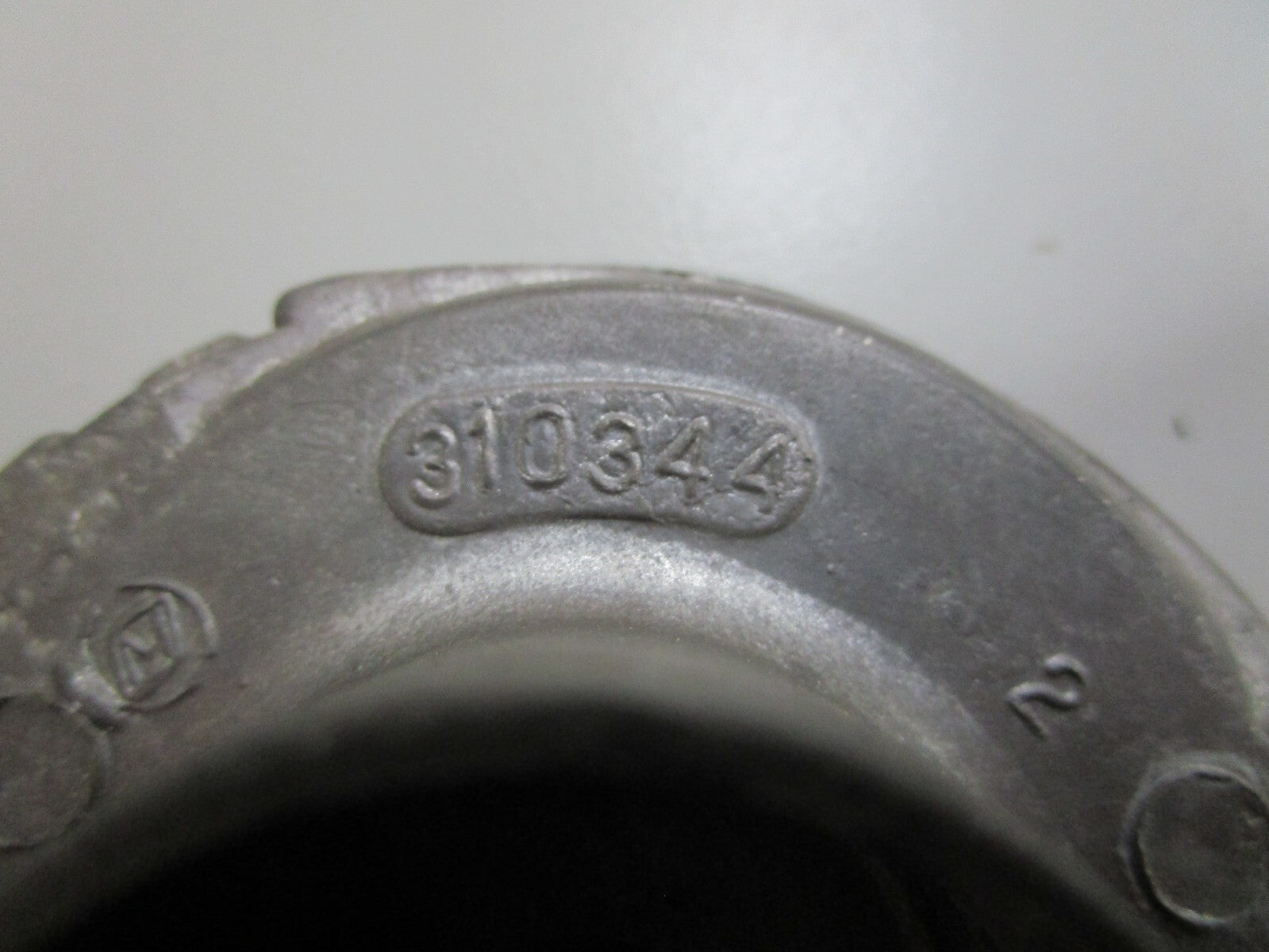 *NEW OEM* 0810 OMC Johnson Evinrude Impeller Housing 310344 0310344