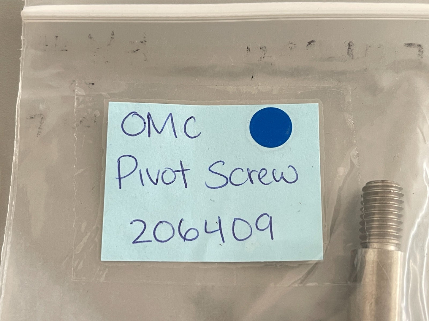 *NEW OEM* 0810 OMC Johnson Evinrude Pivot Screw 206409 0206409