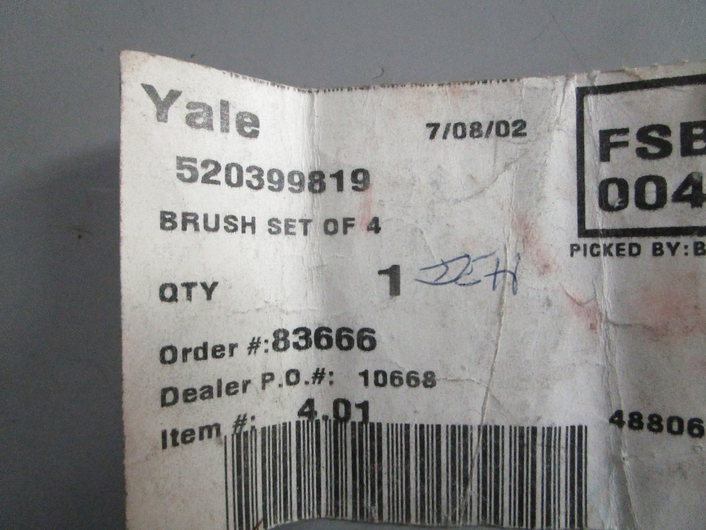 NEW OEM 520399819 Yale 4 Brush Set 0820