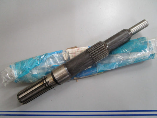 *NEW OEM* 0820 Volvo Penta Shaft 832641