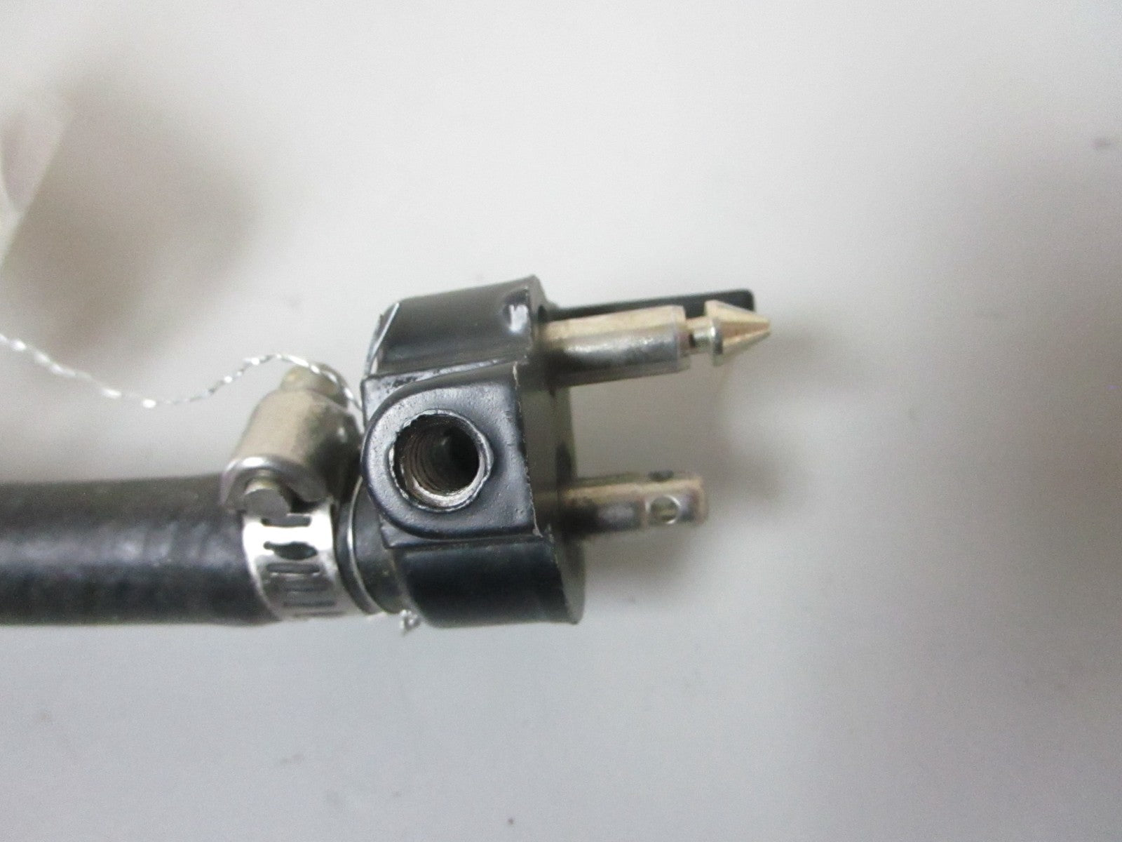 *NEW OEM* 0720 OMC Johnson Evinrude Fuel Connector & Hose Assembly 394751