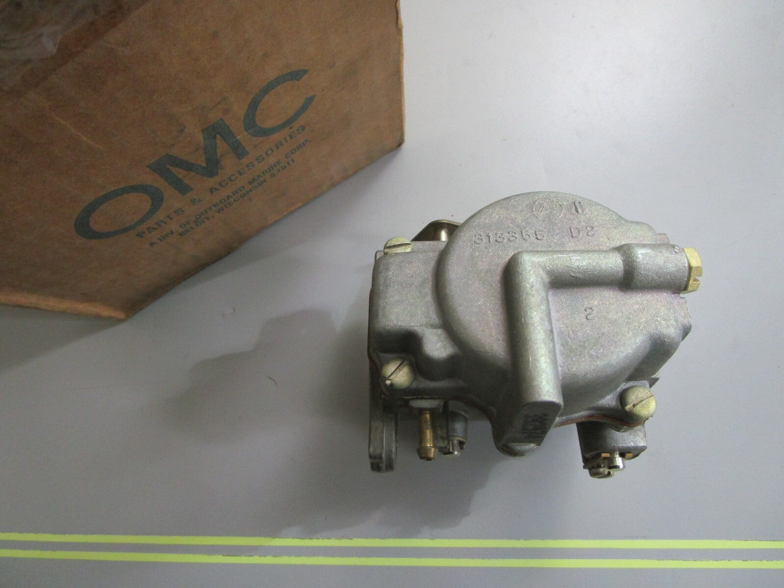 *NEW OEM* 0820 OMC Johnson Evinrude Carburetor 392575 0392575