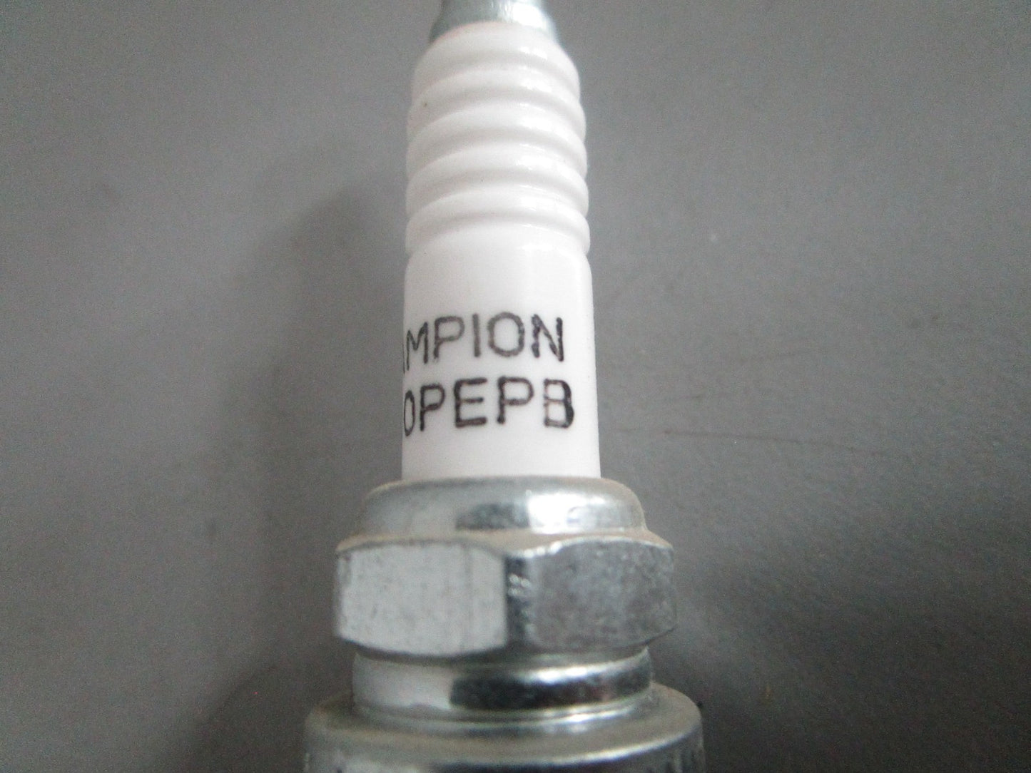 NEW OEM (LOT OF 3) QC10PEPB Champion Spark Plug 0820