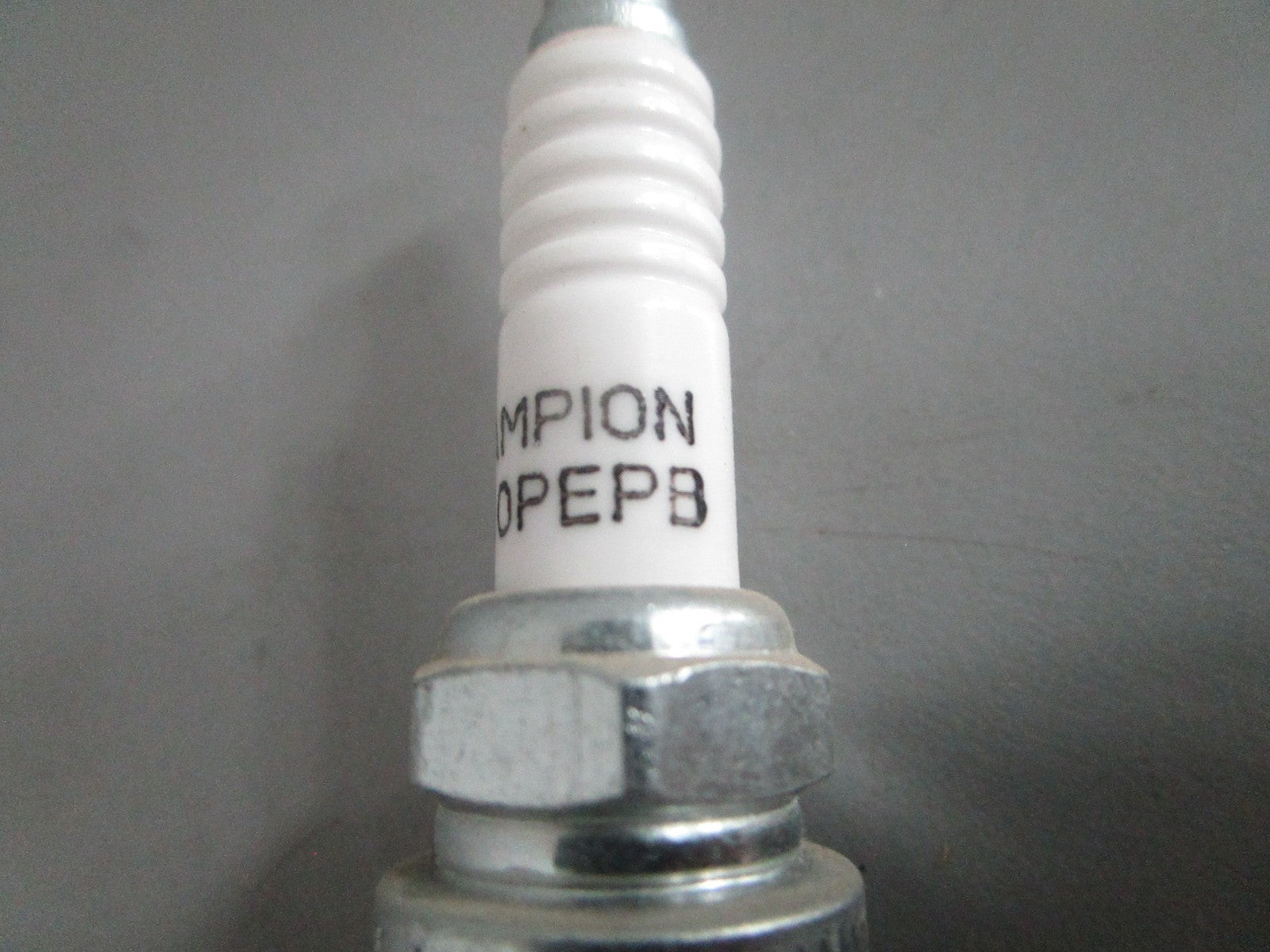 NEW OEM (LOT OF 3) QC10PEPB Champion Spark Plug 0820