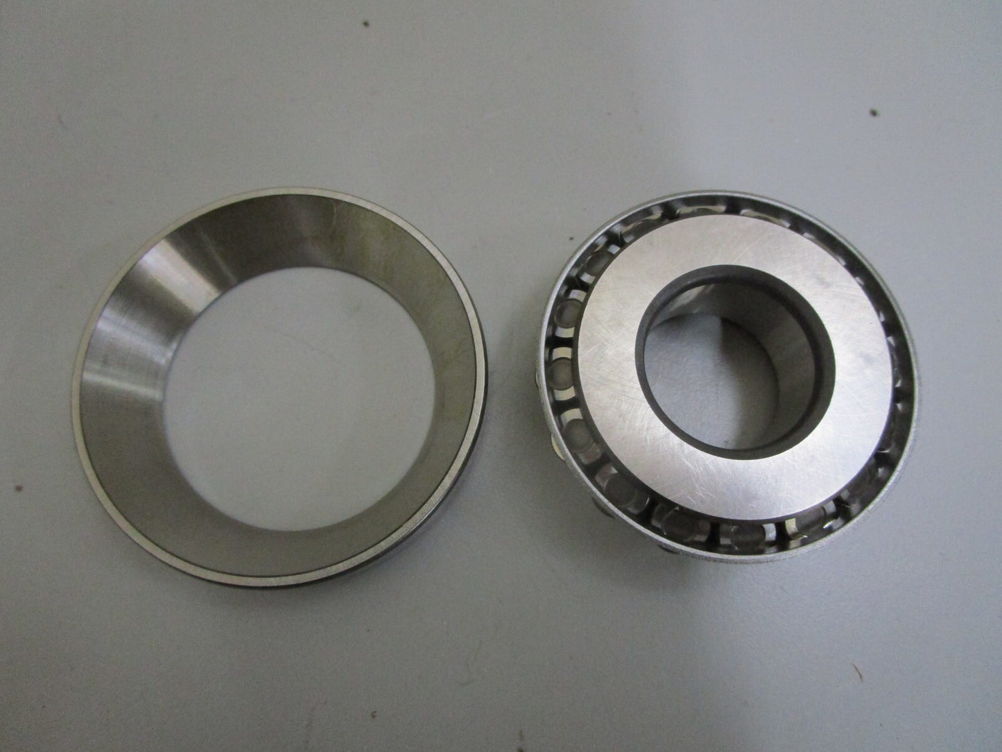 *NEW OEM* 0820 Volvo Penta Roller Bearing 11072