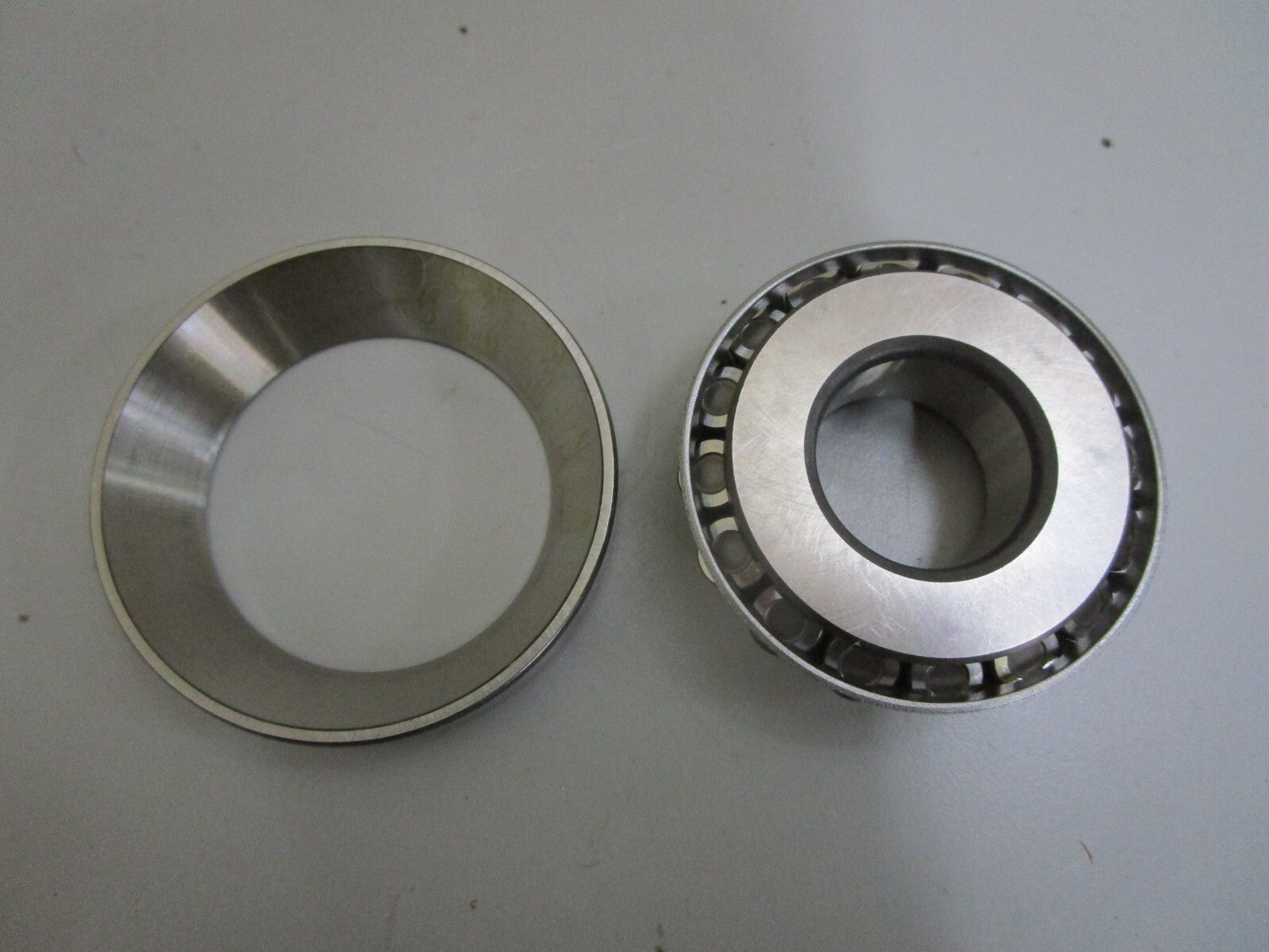 *NEW OEM* 0820 Volvo Penta Roller Bearing 11072