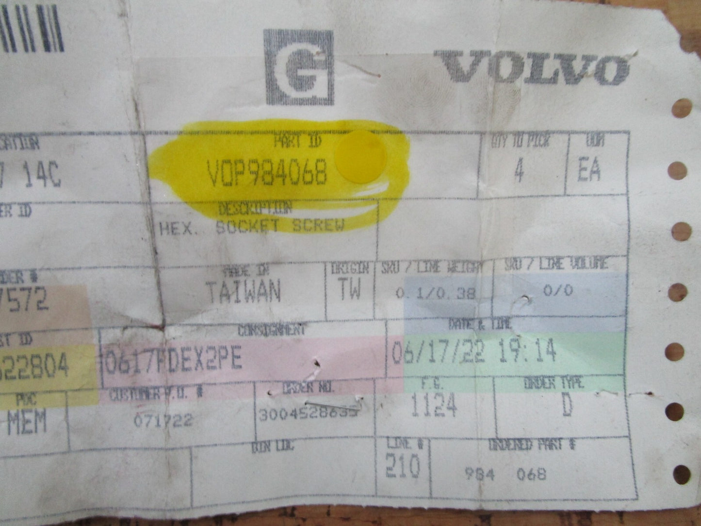 *NEW OEM* 0750 Volvo Penta SOCKET SCREW 984068