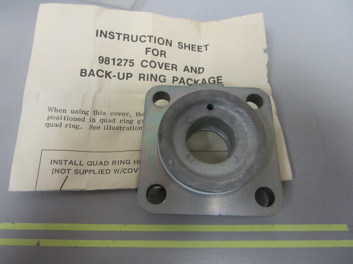 *NEW OEM* 0720 OMC Johnson Evinrude Trim Cylinder Cover 981275 0981275