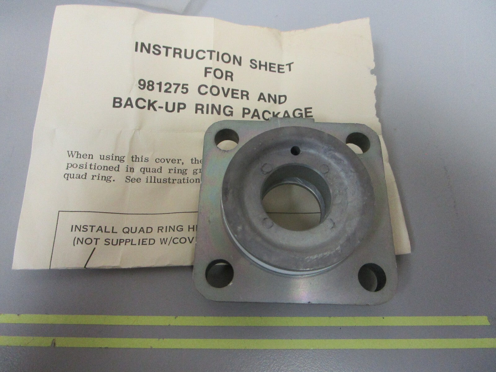 *NEW OEM* 0720 OMC Johnson Evinrude Trim Cylinder Cover 981275 0981275