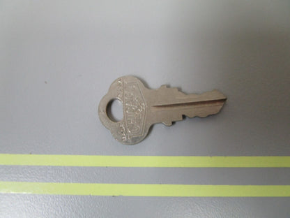 *NEW OEM* 0810 OMC Johnson Evinrude Ignition Key KF5 501520 0501520