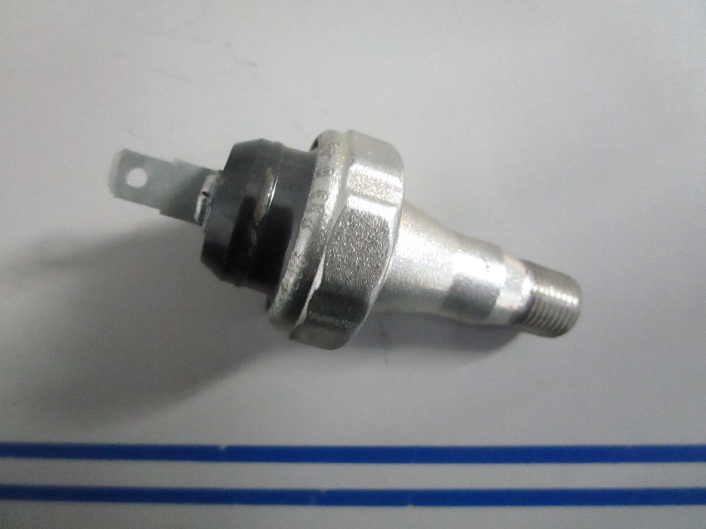 NEW OEM 984897 0984897 OMC Johnson Evinrude Oil Switch Assy 0820