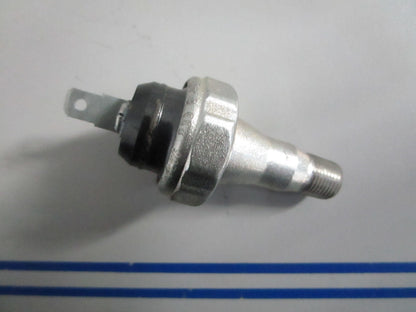 NEW OEM 984897 0984897 OMC Johnson Evinrude Oil Switch Assy 0820