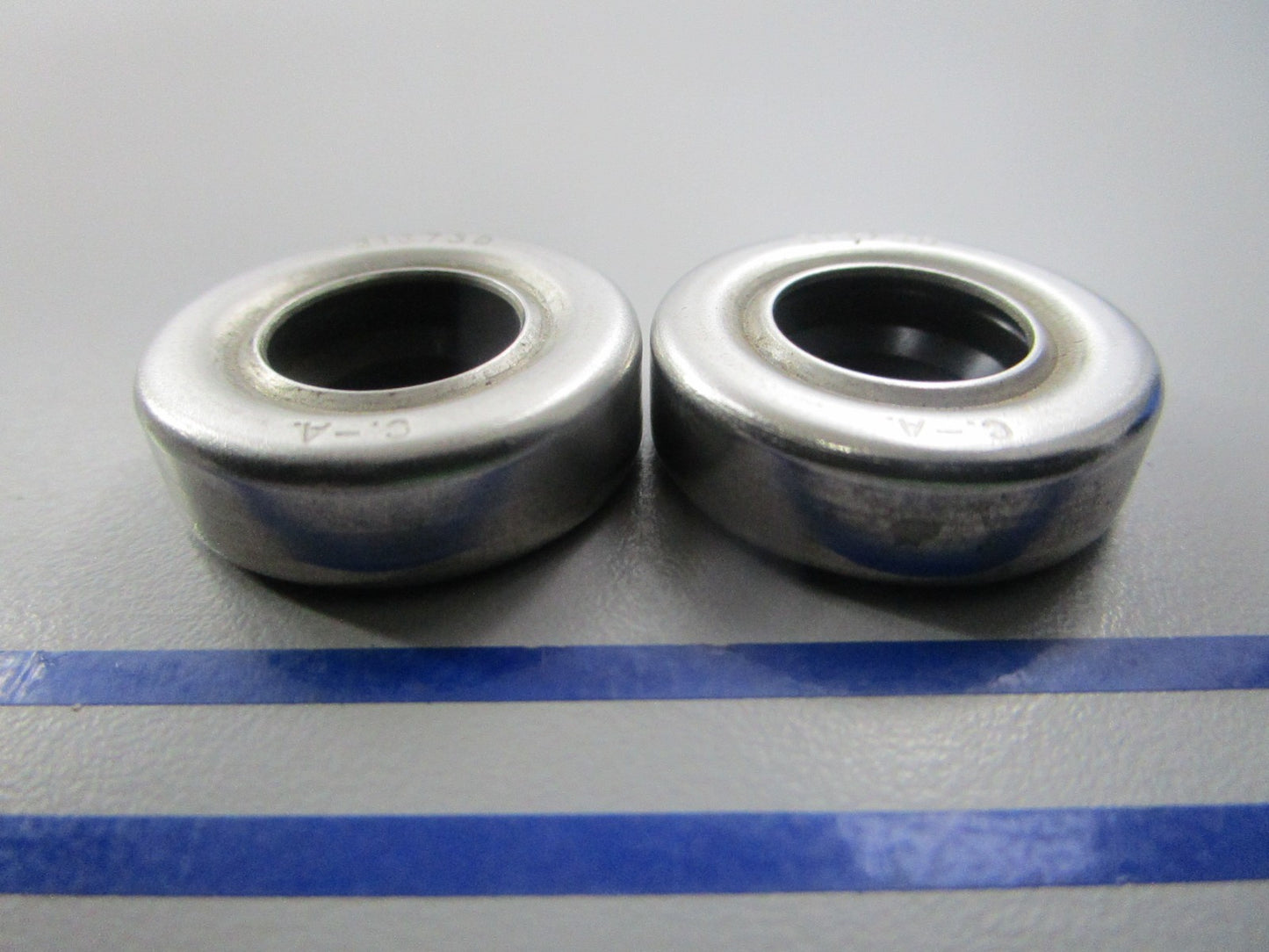 NEW OEM (LOT OF 2) 313730 0313730 OMC Johnson Evinrude Oil Seal 0810