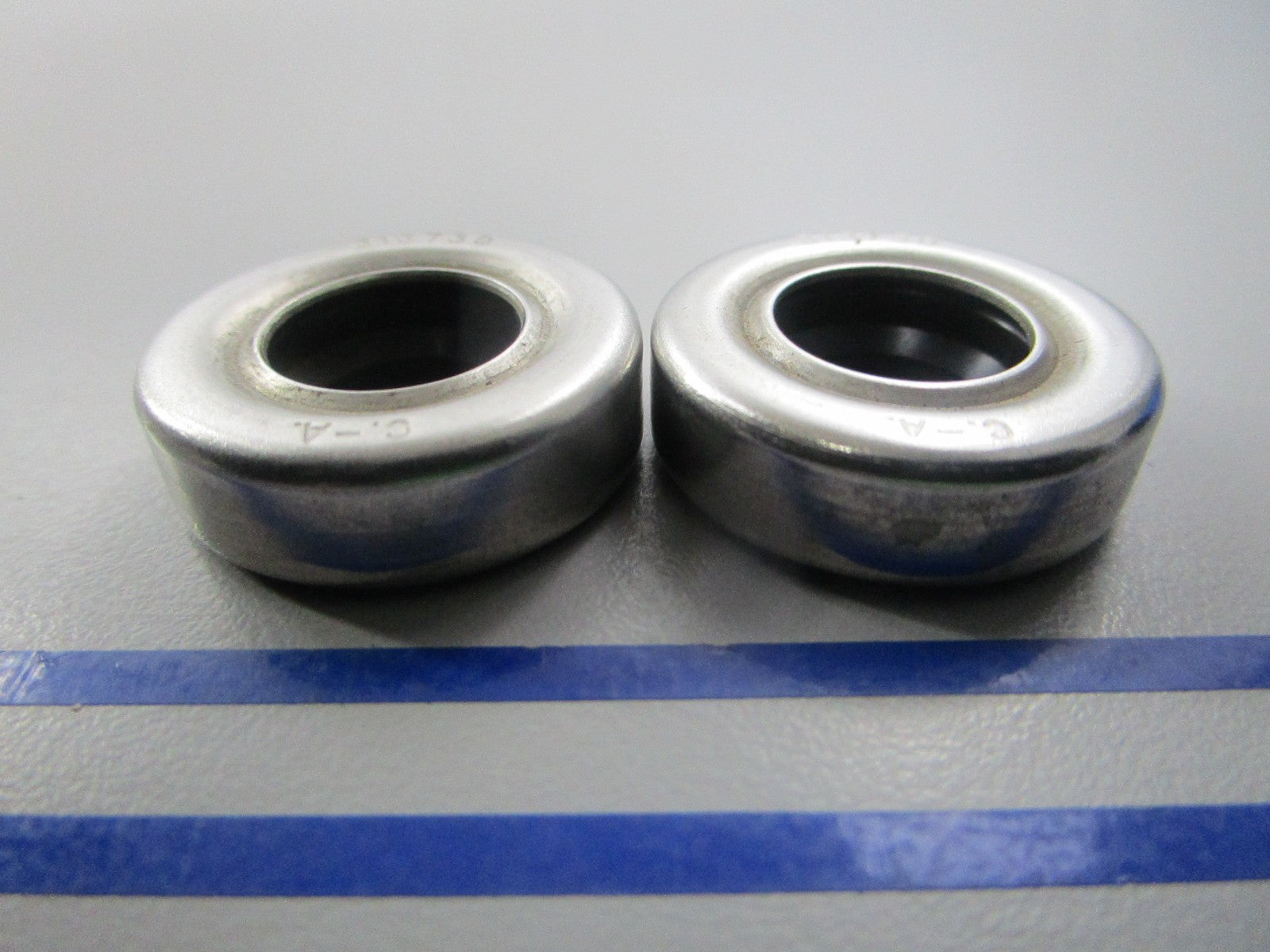 NEW OEM (LOT OF 2) 313730 0313730 OMC Johnson Evinrude Oil Seal 0810