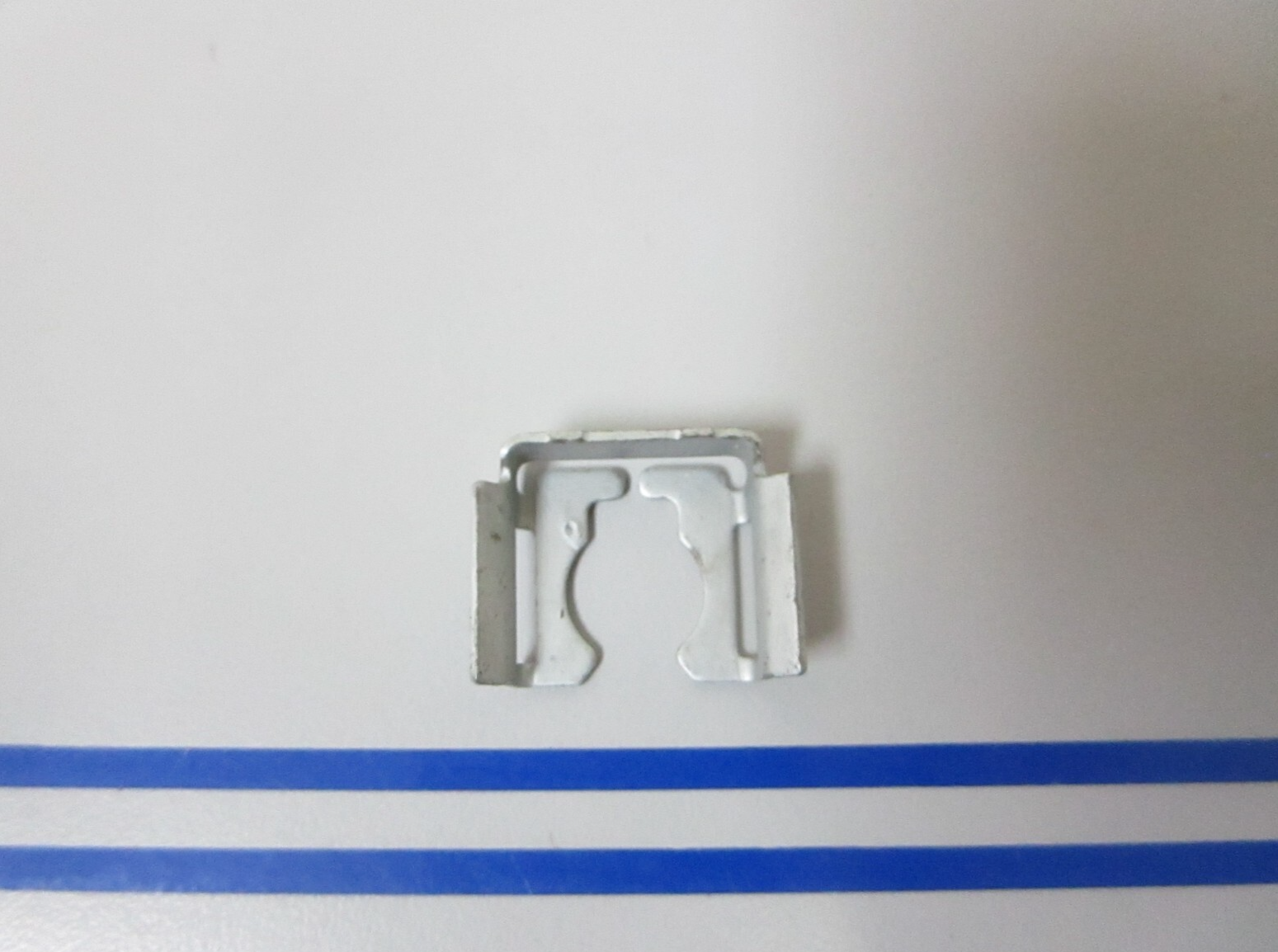 *NEW OEM* 0810 Volvo Penta Fuel Injector Retainer 3858970