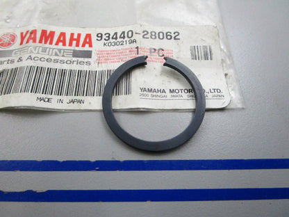 NEW OEM 93440-28062-00 Yamaha Circlip 0810
