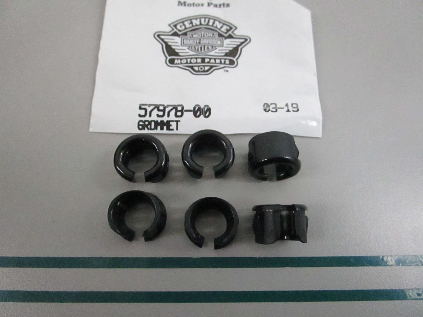 NEW OEM (LOT OF 6) 57878-00 Harley Davidson Grommet 0810