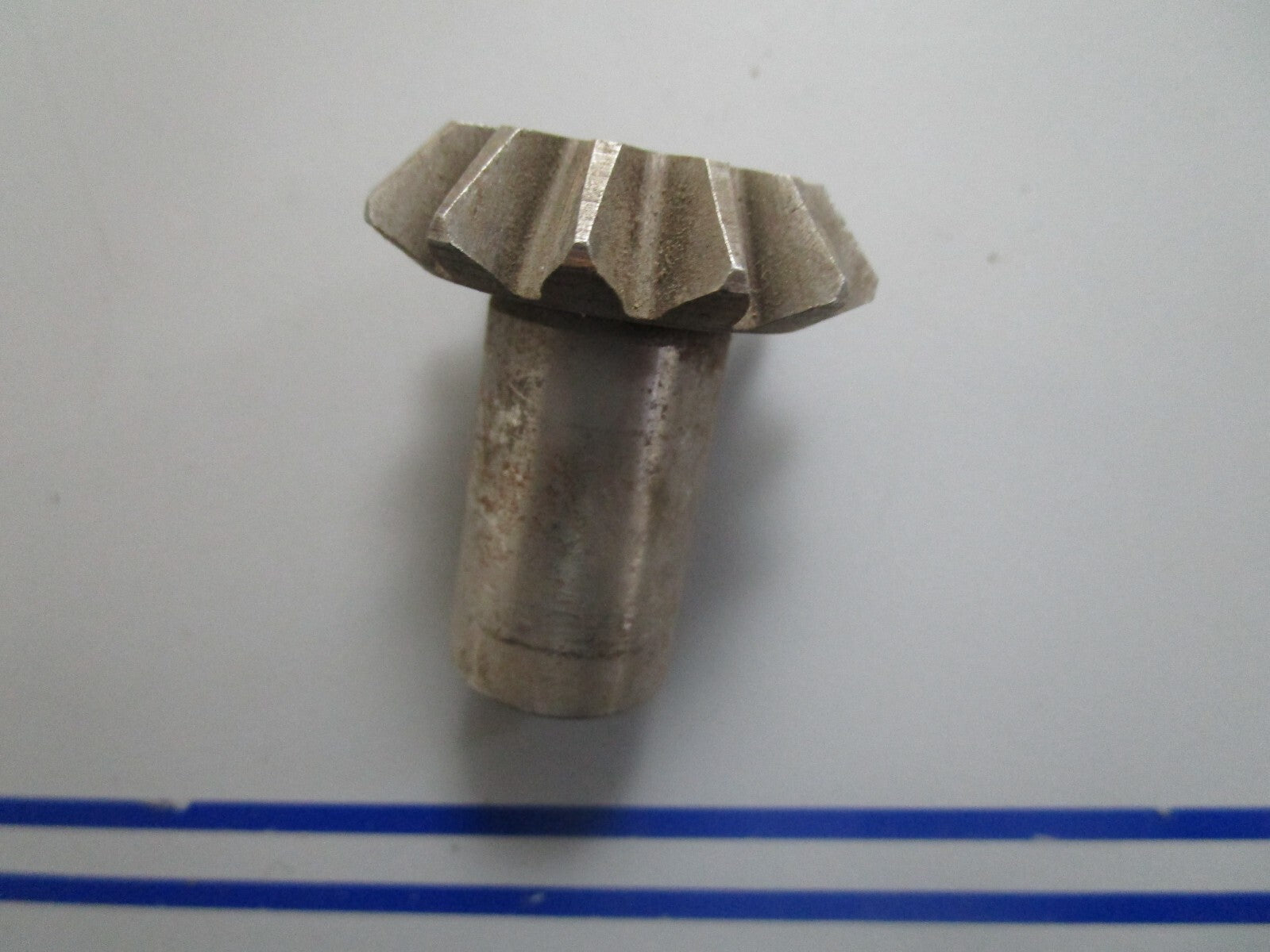 *NEW OEM* 0810 OMC Johnson Evinrude Pinion Gear 276903 0276903