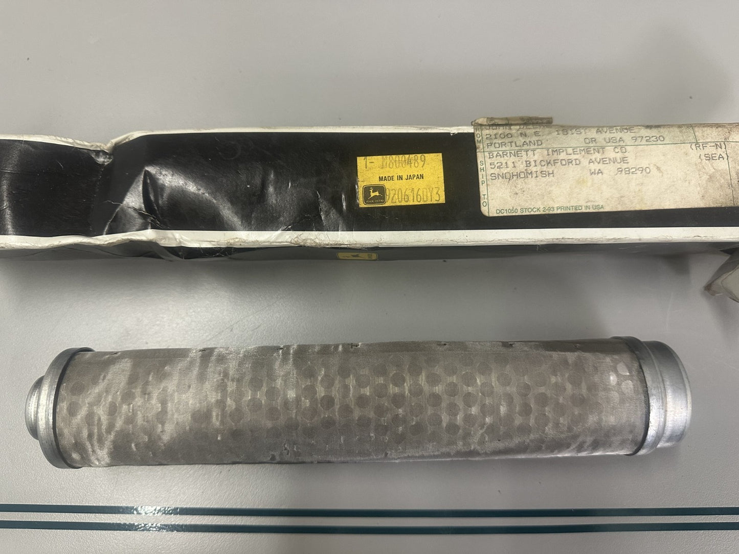OEM JOHN DEERE M800489 Strainer 0700