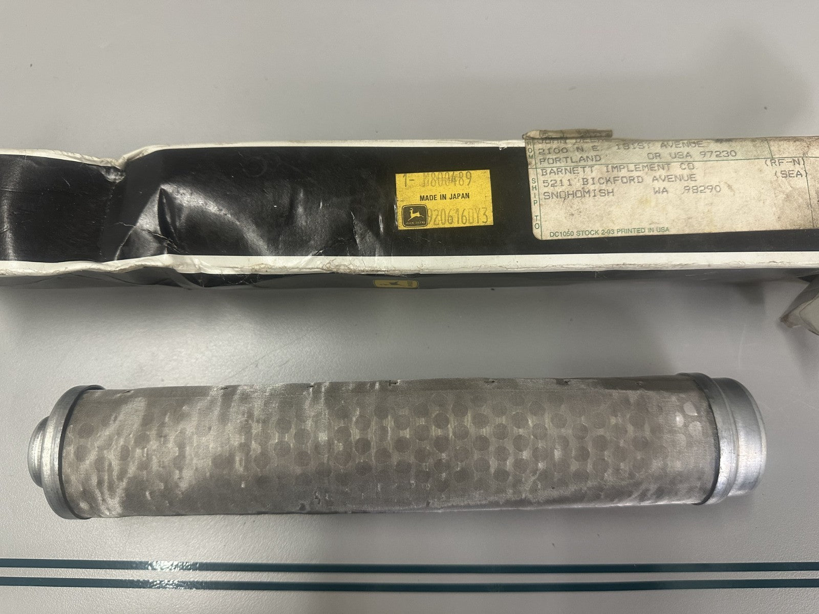 OEM JOHN DEERE M800489 Strainer 0700