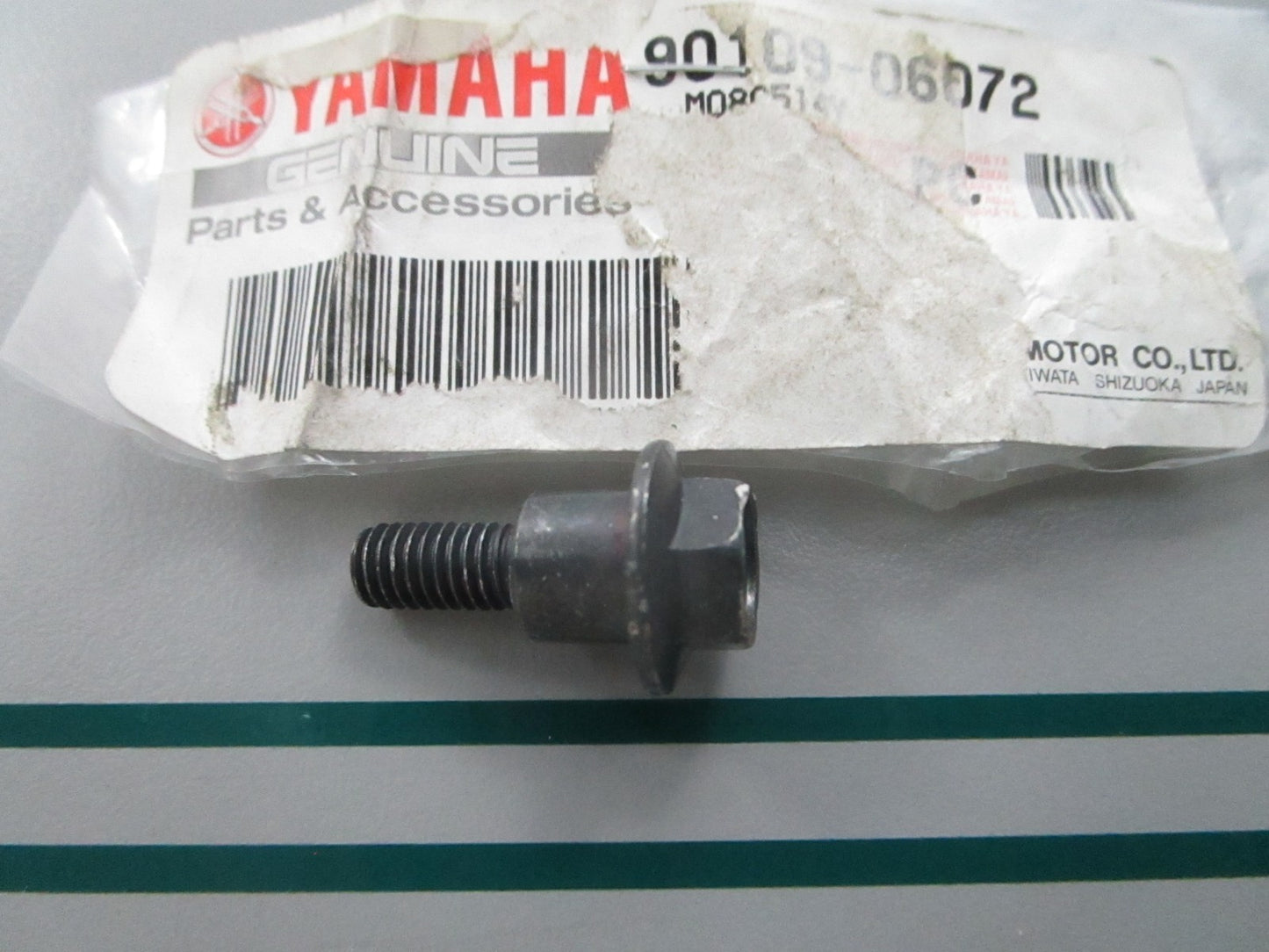 NEW OEM 90109-06072 Yamaha Bolt 0810