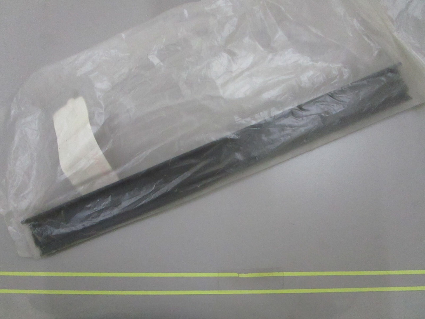 *NEW OEM* 0810 Yamaha Gunwale Cover 1 GM6-6252C-10-00