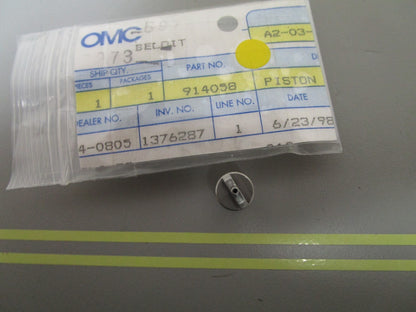 *NEW OEM* 0810 OMC Johnson Evinrude Piston 914058 0914058