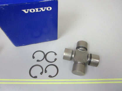 *NEW OEM* 0720 Volvo Penta U-Joint Spider 3860232
