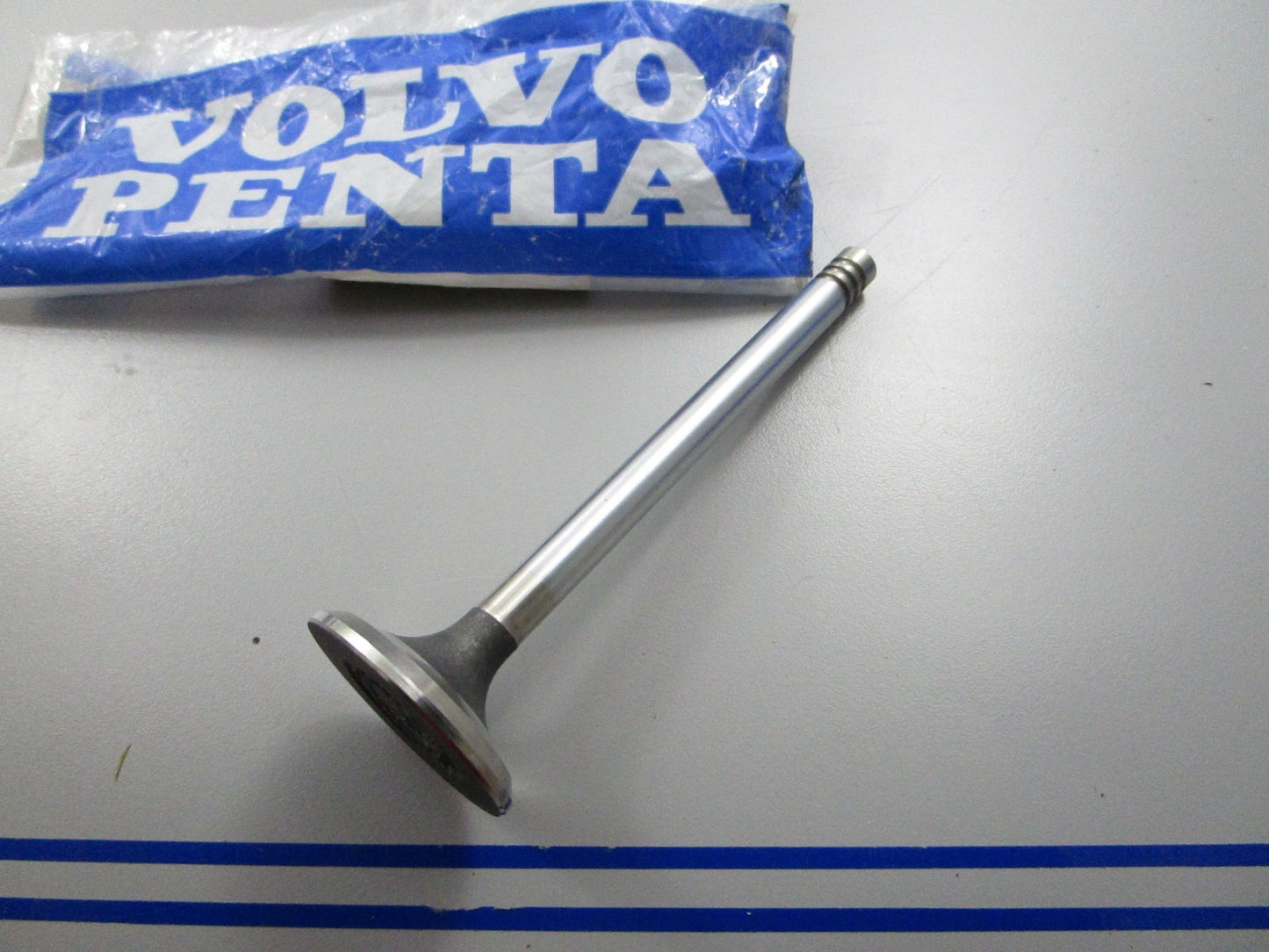 *NEW OEM* 0810 Volvo Penta Exhaust Valve 463526