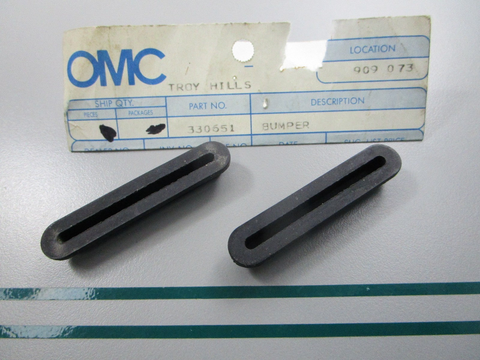 NEW OEM (LOT OF 2) 330651 0330651 OMC Johnson Evinrude Bumper 0810
