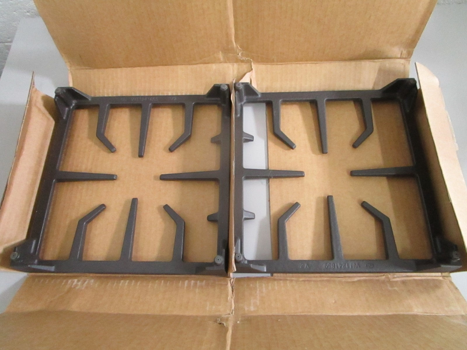 Whirlpool W11569347 NEW OEM Gas Range Burner Grate Kit KitchenAid Maytag 0820