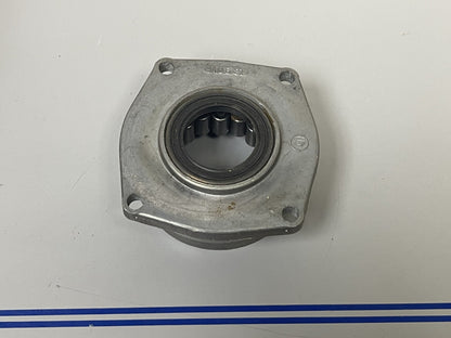 *NEW OEM* 0670 OMC Johnson Evinrude Bearing Retainer 310627 0310627