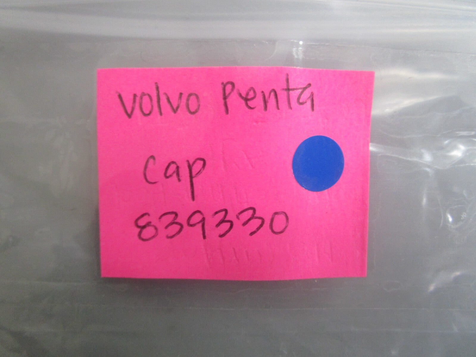 *NEW OEM* 0810 Volvo Penta Cap 839330