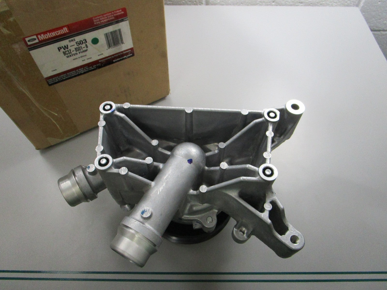 NEW OEM PW-503 BC3Z-8501-B For Motorcraft Water Pump 0820